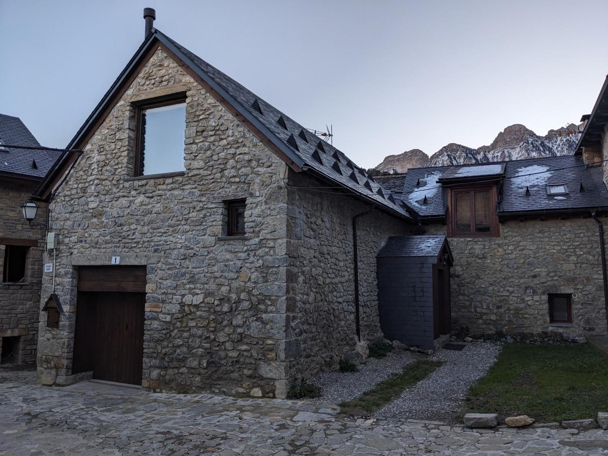 Nornore: Una Casa Especial En La Montana 皮德拉菲塔德雅卡 外观 照片